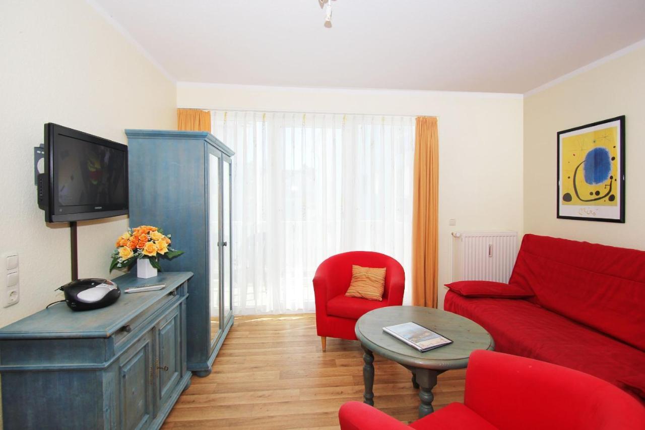 Balkon, Gratis Nutzung Vom Ahoi Erlebnisbad Und Sauna In Sellin - Villa Karola Fewo 09 Goehren  Zewnętrze zdjęcie