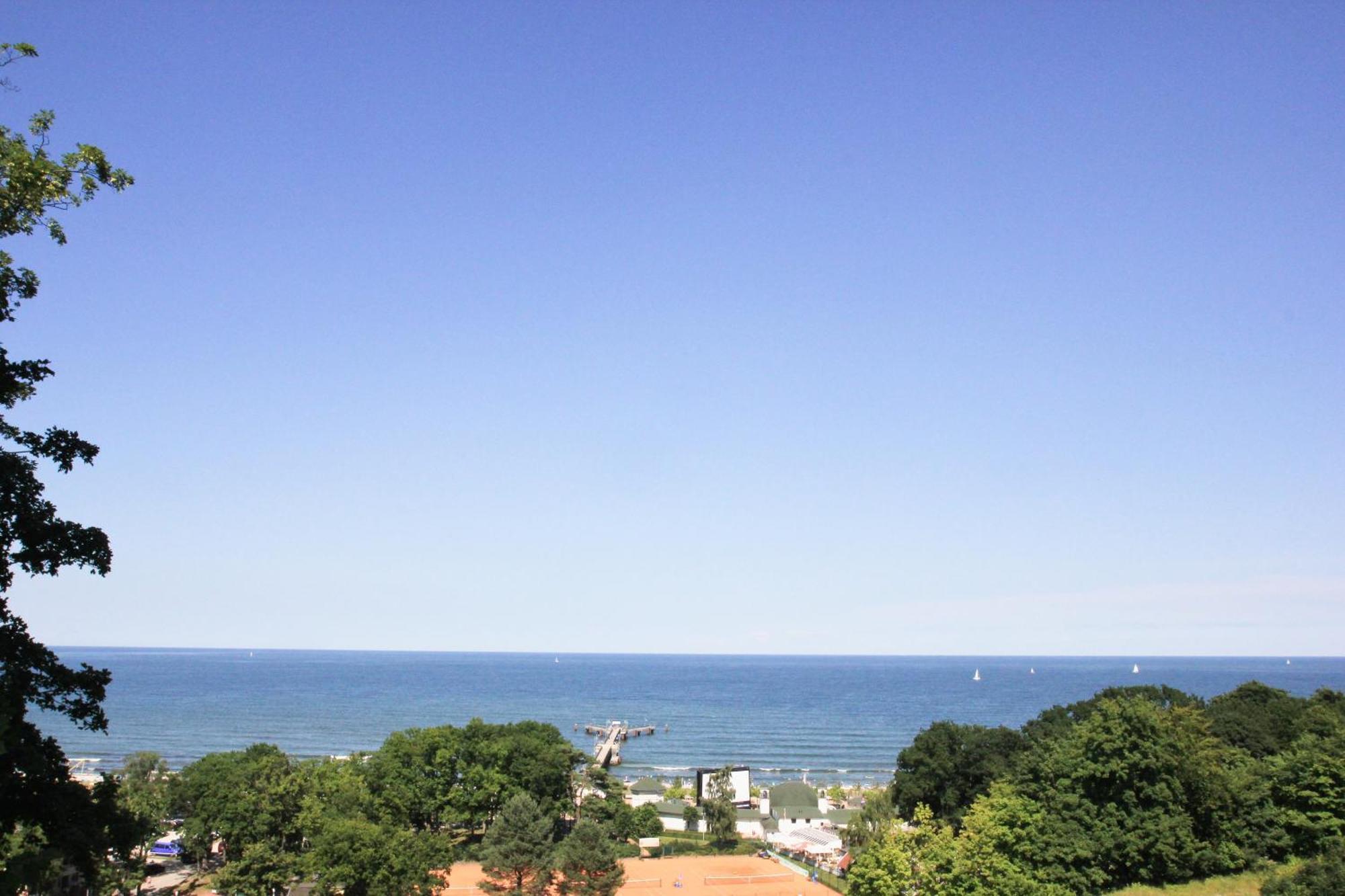 Balkon, Gratis Nutzung Vom Ahoi Erlebnisbad Und Sauna In Sellin - Villa Karola Fewo 09 Goehren  Zewnętrze zdjęcie